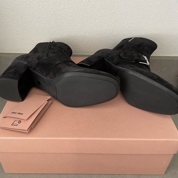 Miu Miu black suede boots, size 38 - Picture 5 of 5